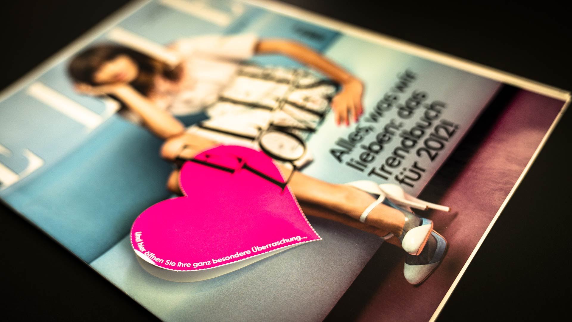 Jetlabel auf der Frauenzeitschrift ELLE