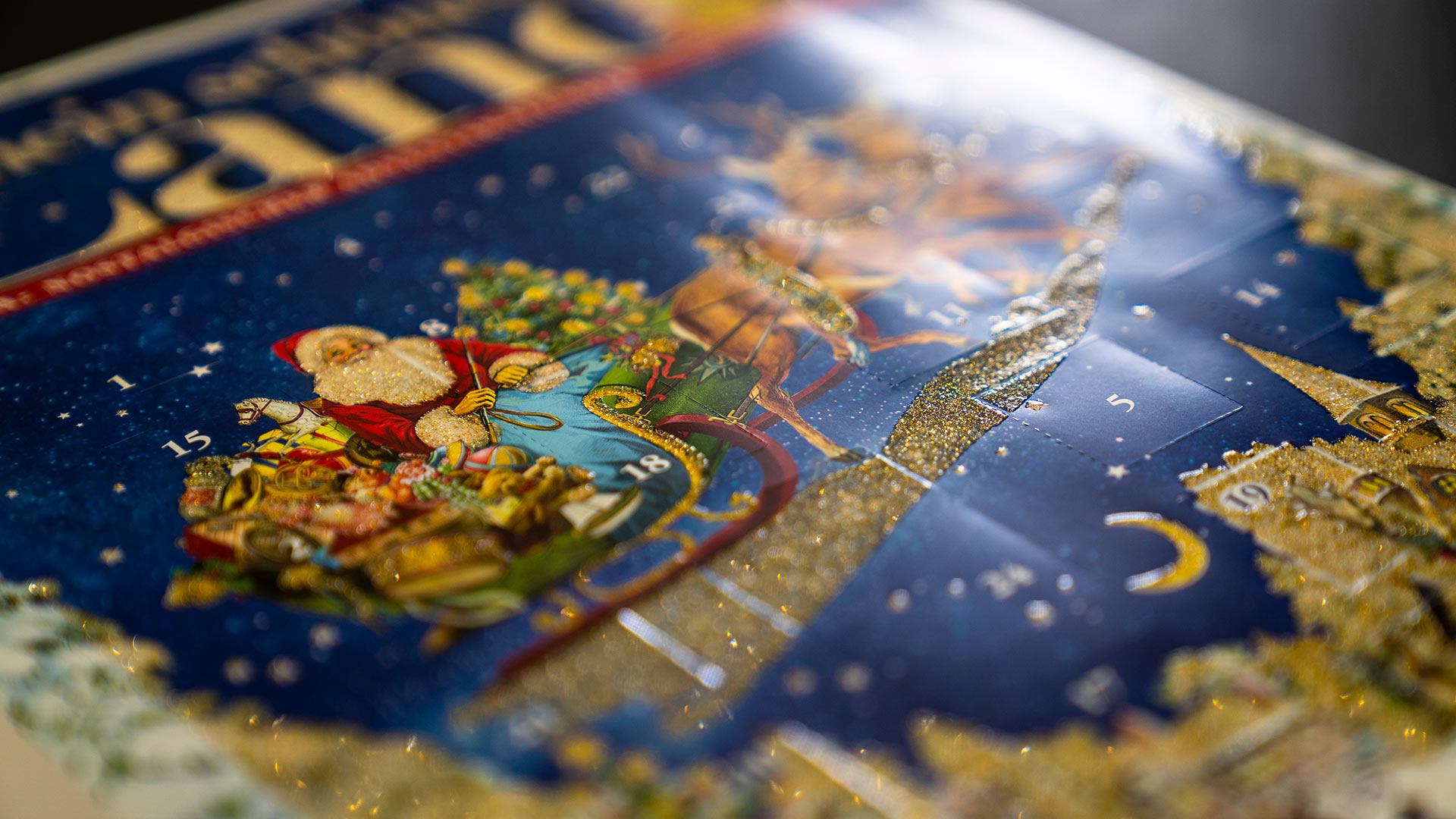 nostalgischer Weihnachtskalender aus Papier